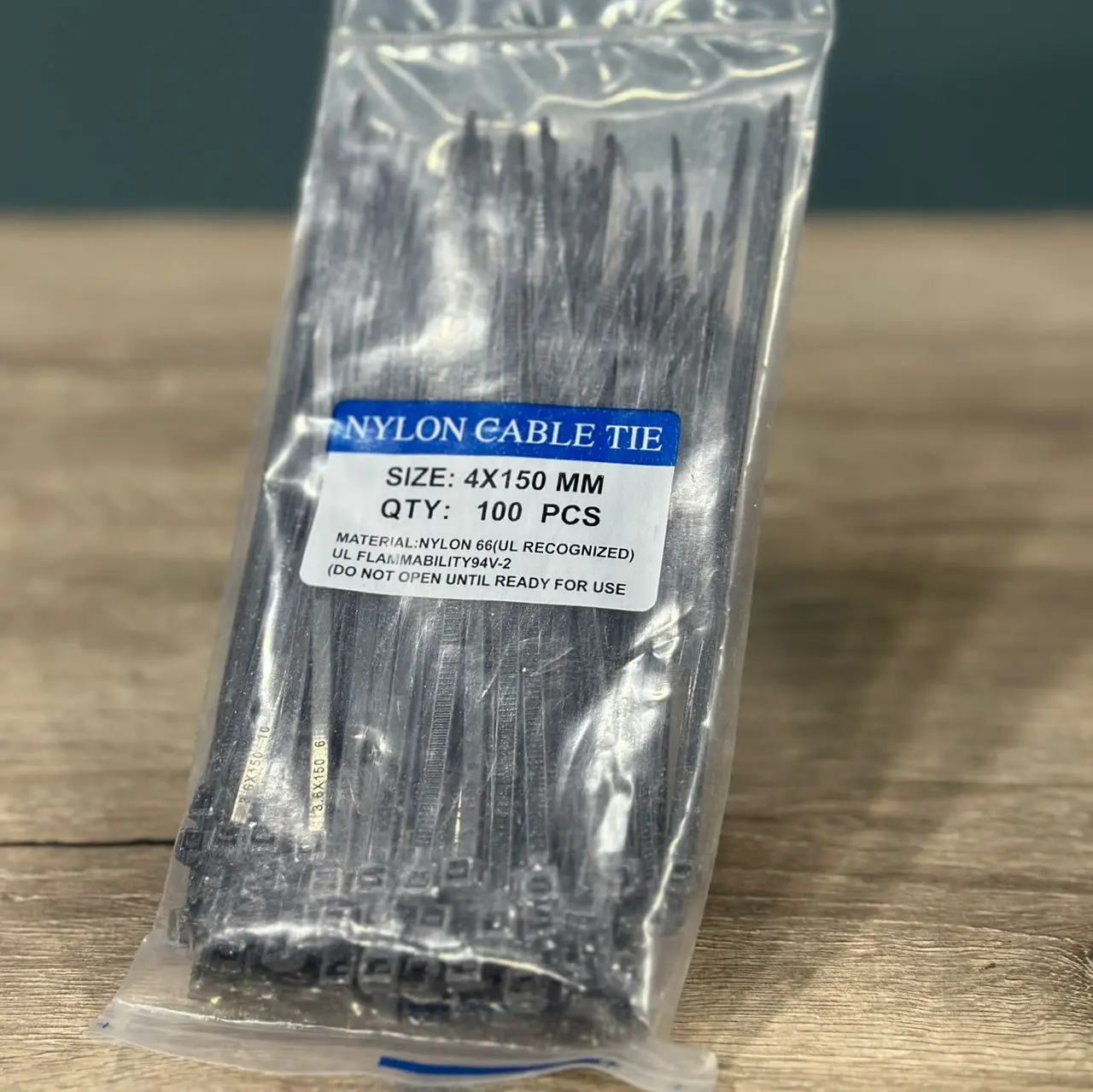 ATTACHE EN PLASTIQUE CABLE TIE LOCAL SIZE 4mm X 150mm BLANC 100PCS